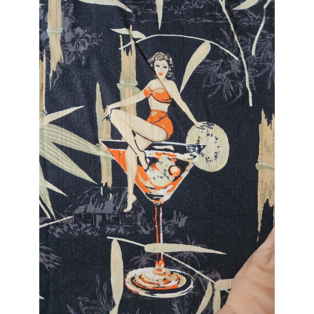 Pin-Up Girls Cocktails Hawaiian Shirt Clearwater Outfitters Bamboo 80s Y2K 2X